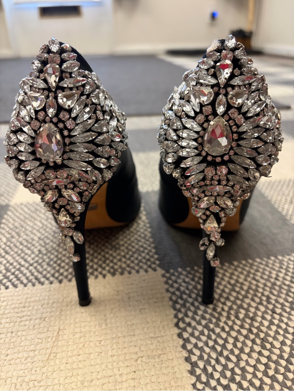 Badgley Mischka elegant black with jewel back and heel shoes - Picture 4 of 5